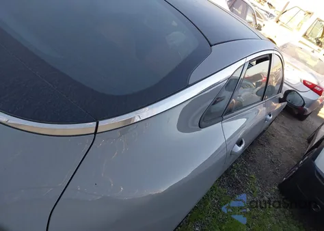 2021 Kia K5 Gt-Line z USA, uszkodzony, nr VIN 5XXG64J22MG071497